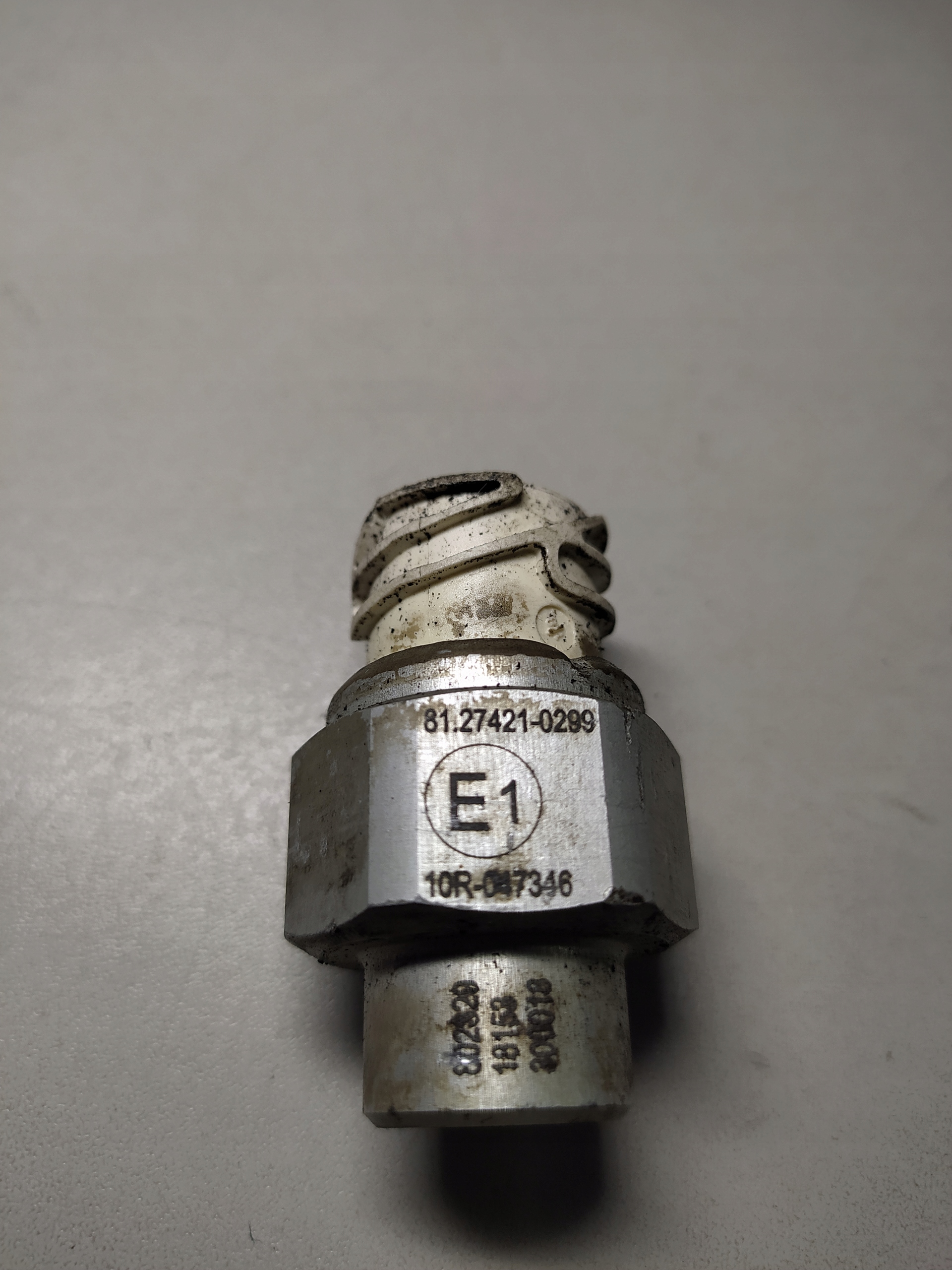 MAN TGX 2018 E6 Druckschalter Sensor OEM 81274210299