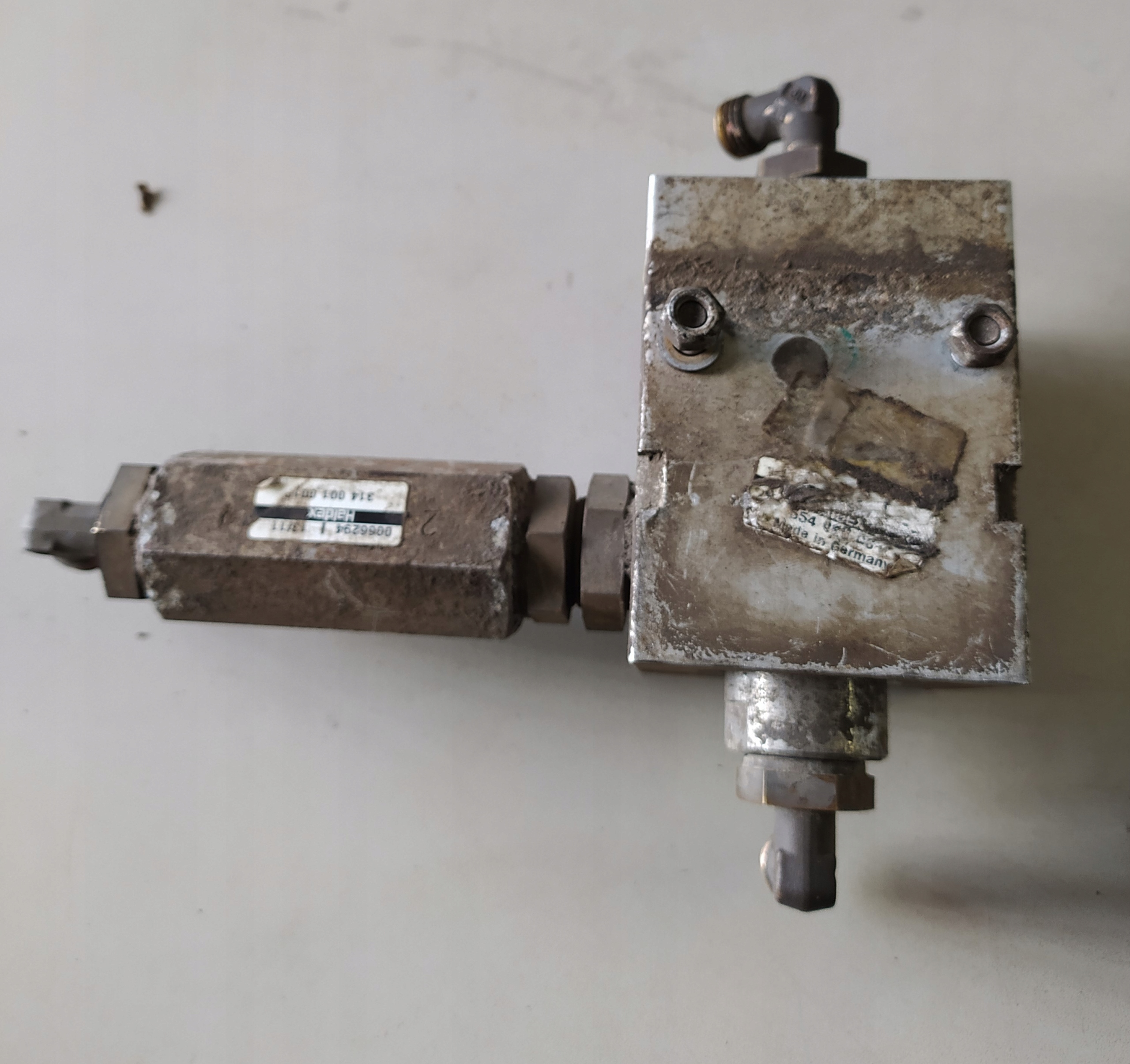 Haldex Lyftaxelventil 554020001 + Backventil image 2
