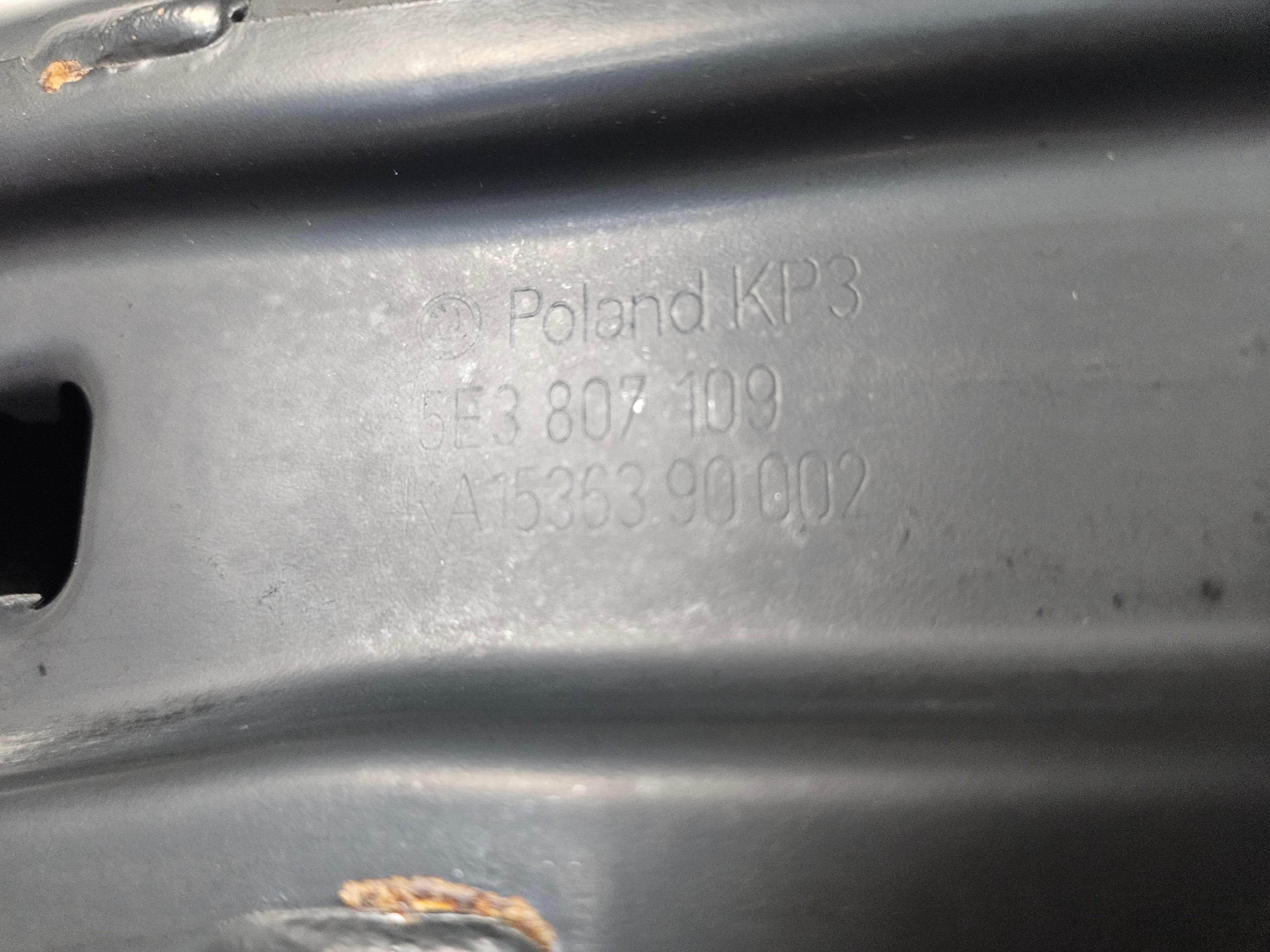 Skoda Octavia IV 19- etupuskurin vahvistinpalkki 5E3807109 image 8
