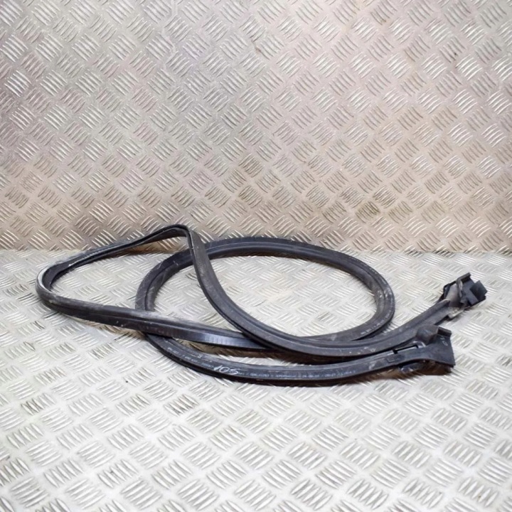 Trunk Lid Seal Right Side BMW 4 G22 G23 G24 G26 7490633