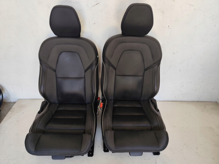 VOLVO XC60 II 2022 Front Seats and Rear Bench Half Leather
