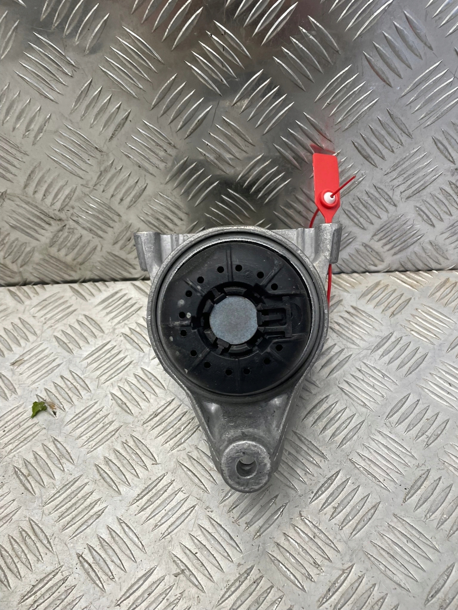 Supporto motore destro Audi A4 B9 2.0 TDI 8W0199372CS image 4