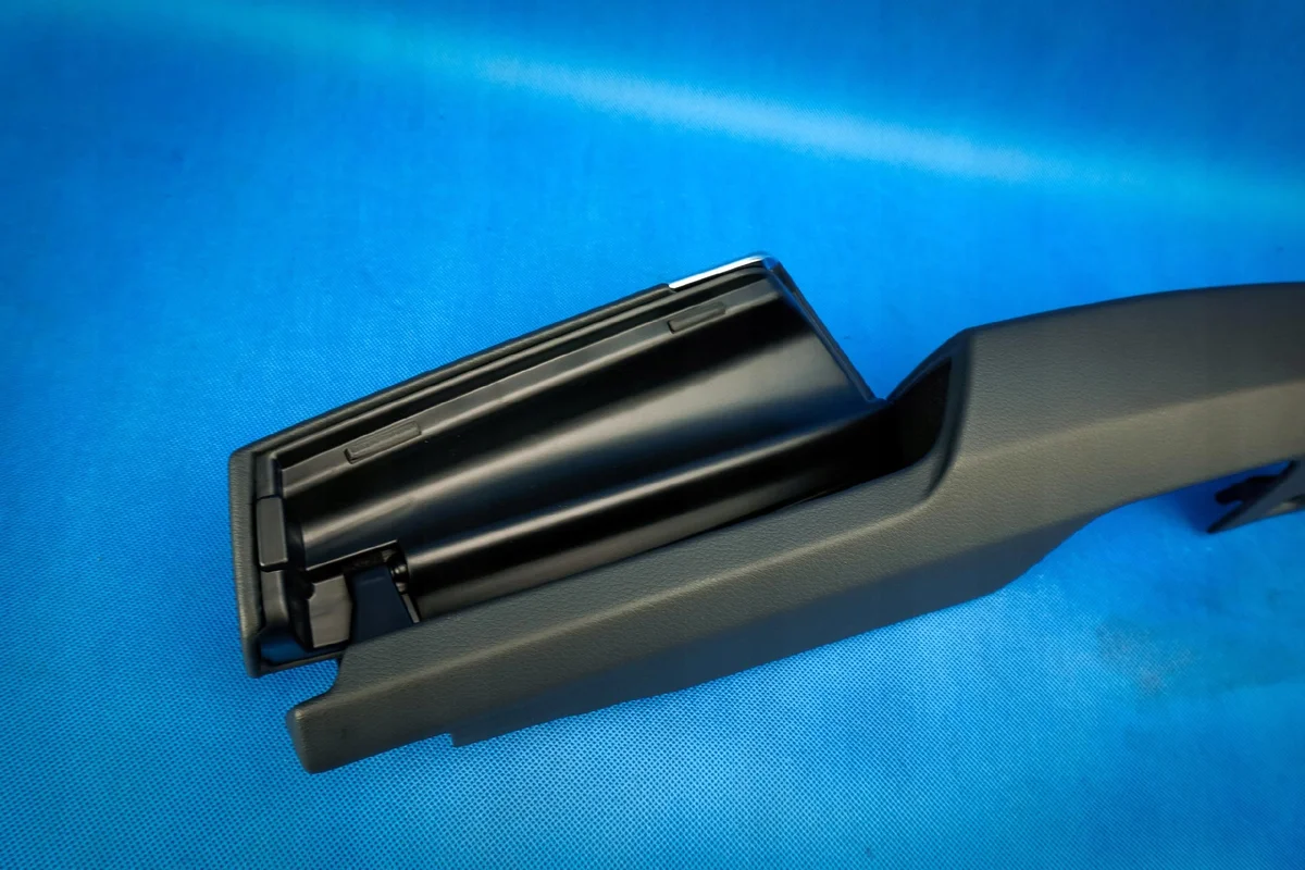 Audi A8 S8 4H dörrpanel armstöd vänster image 3