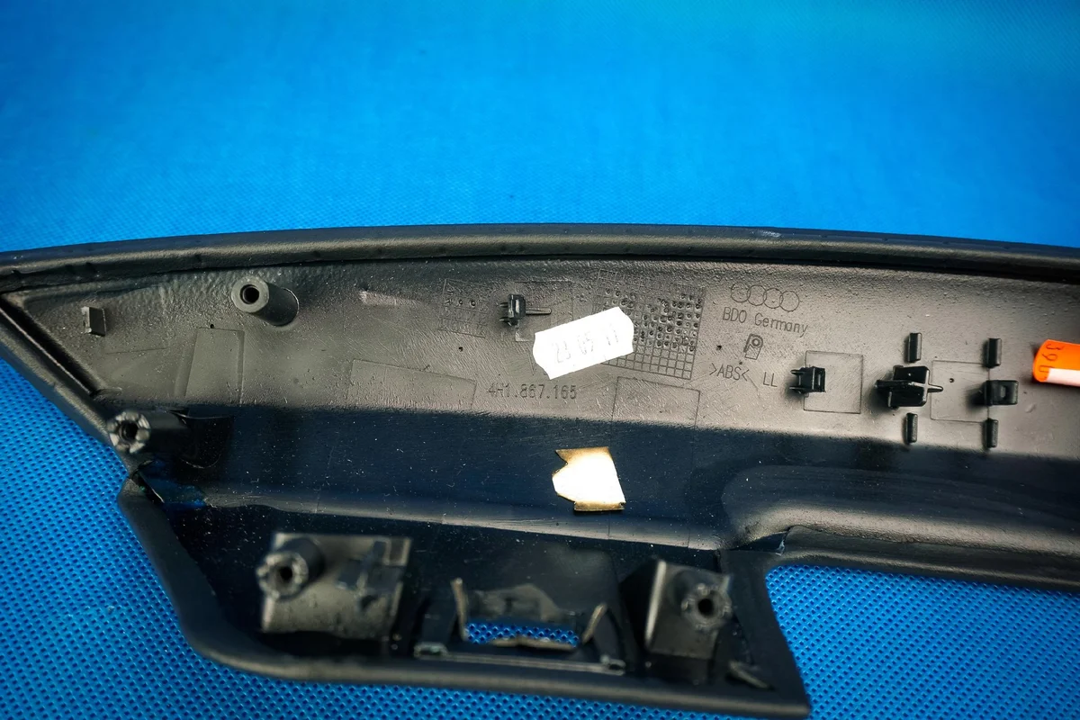 Audi A8 S8 4H dörrpanel armstöd vänster image 5
