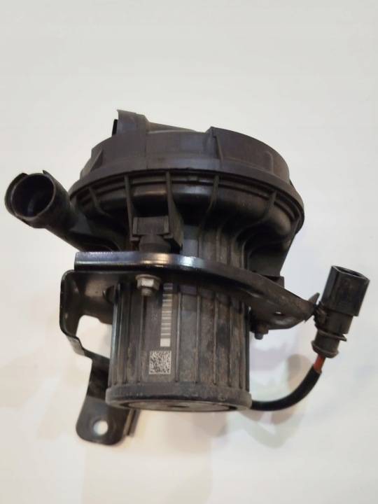 Käytetty ilmapumppu Audi Q7 4M 3.0 TFSI 079959231M 002.001.753