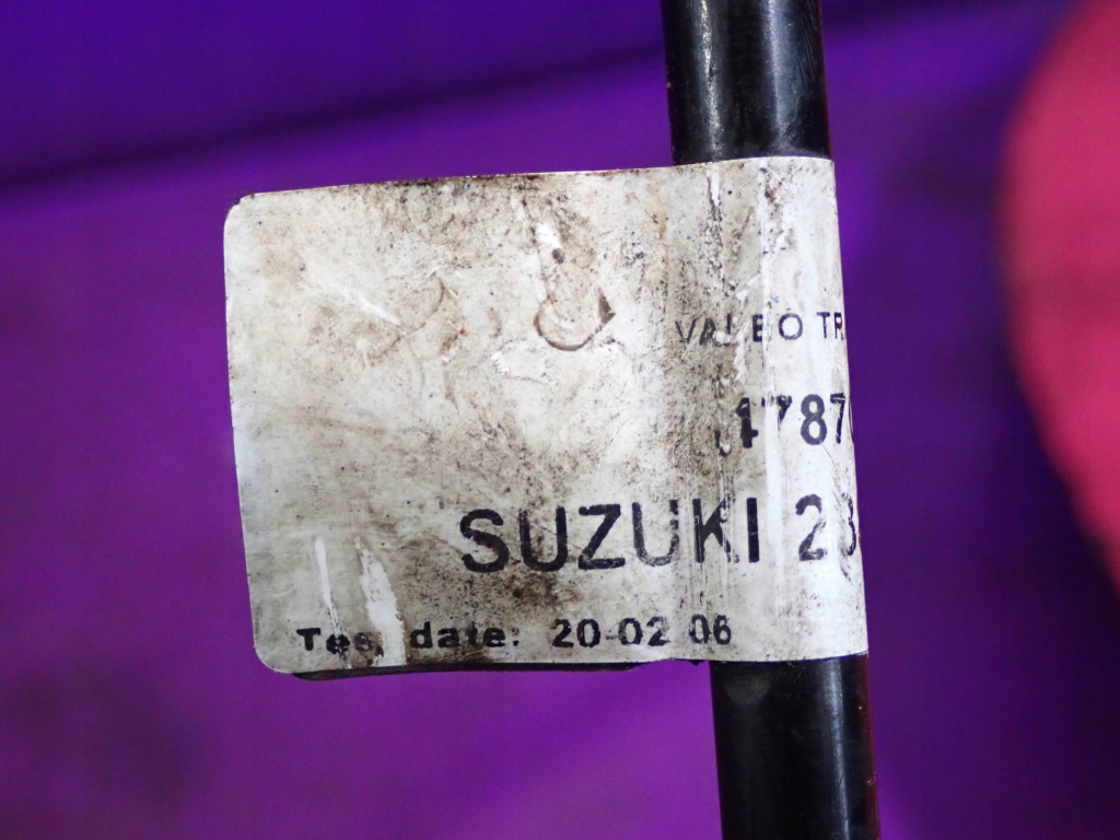 Cable de embrague Suzuki Swift III 1.3 usado image 3