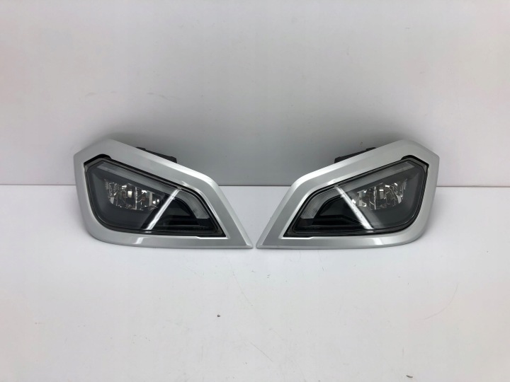 DAF XF XG XG+ Kattovalaisin Skylight Oikea Vasen 2272642Q 2272641Q
