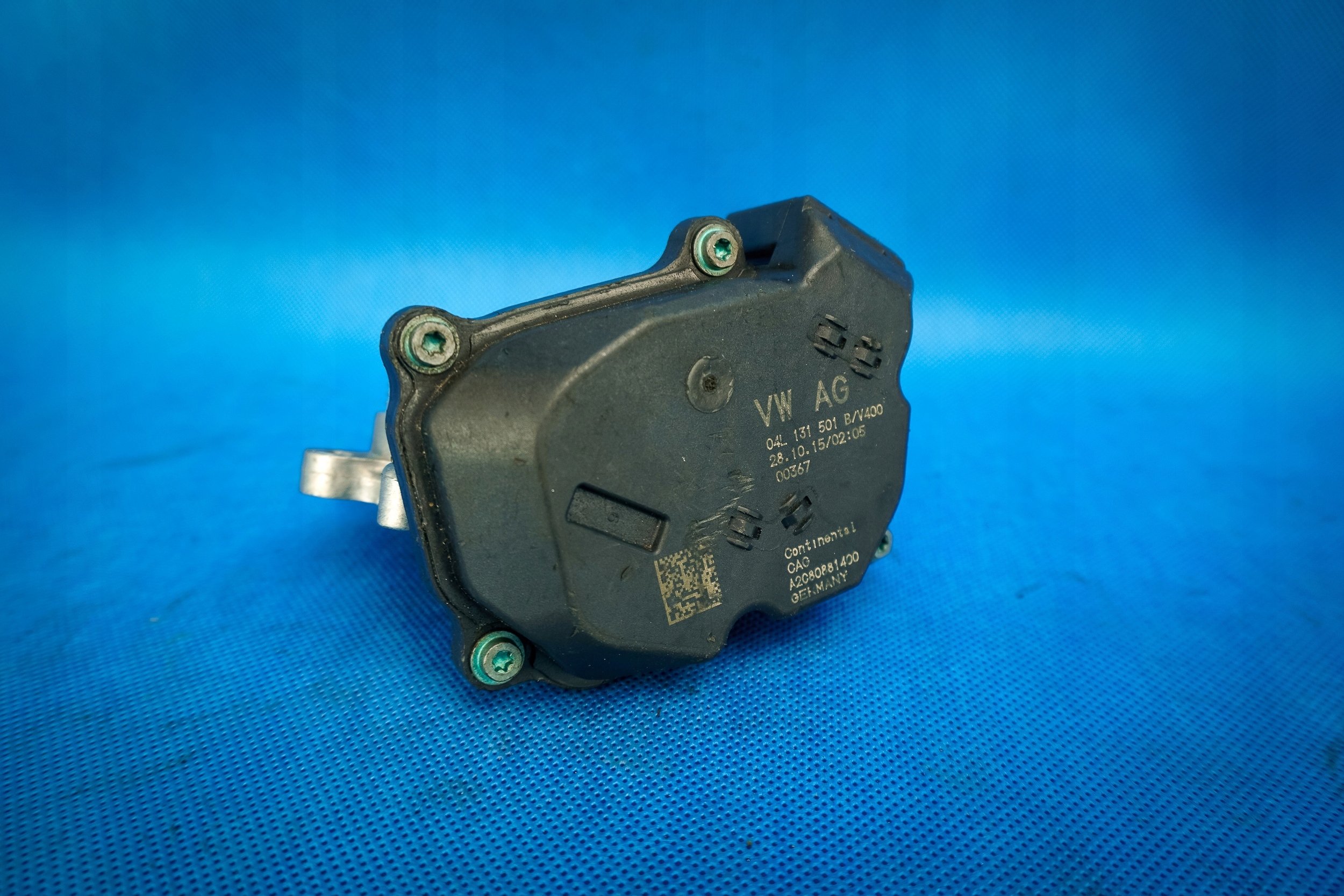 Soupape EGR Audi A4 A5 A6 04L131501B image 3