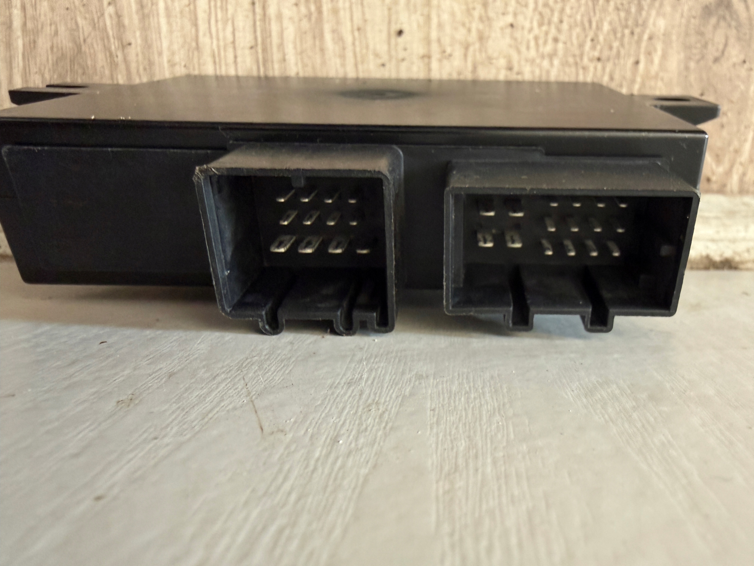 VW T6 MULTIVAN TRANSPORTER CADDY III MODULE ATTELAGE 1K0907383H image 3