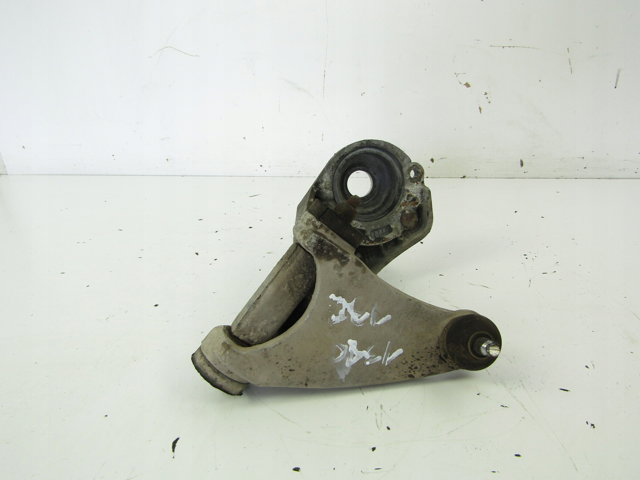 Alfa Romeo 156 Support de bras oscillant OEM 51764251 image 3