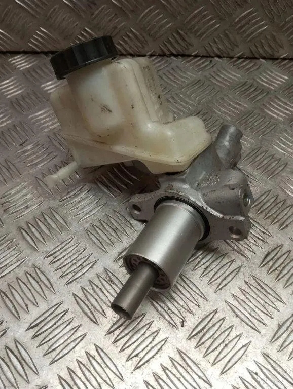 Jarrucylindri Mercedes C W204 A2044600002
