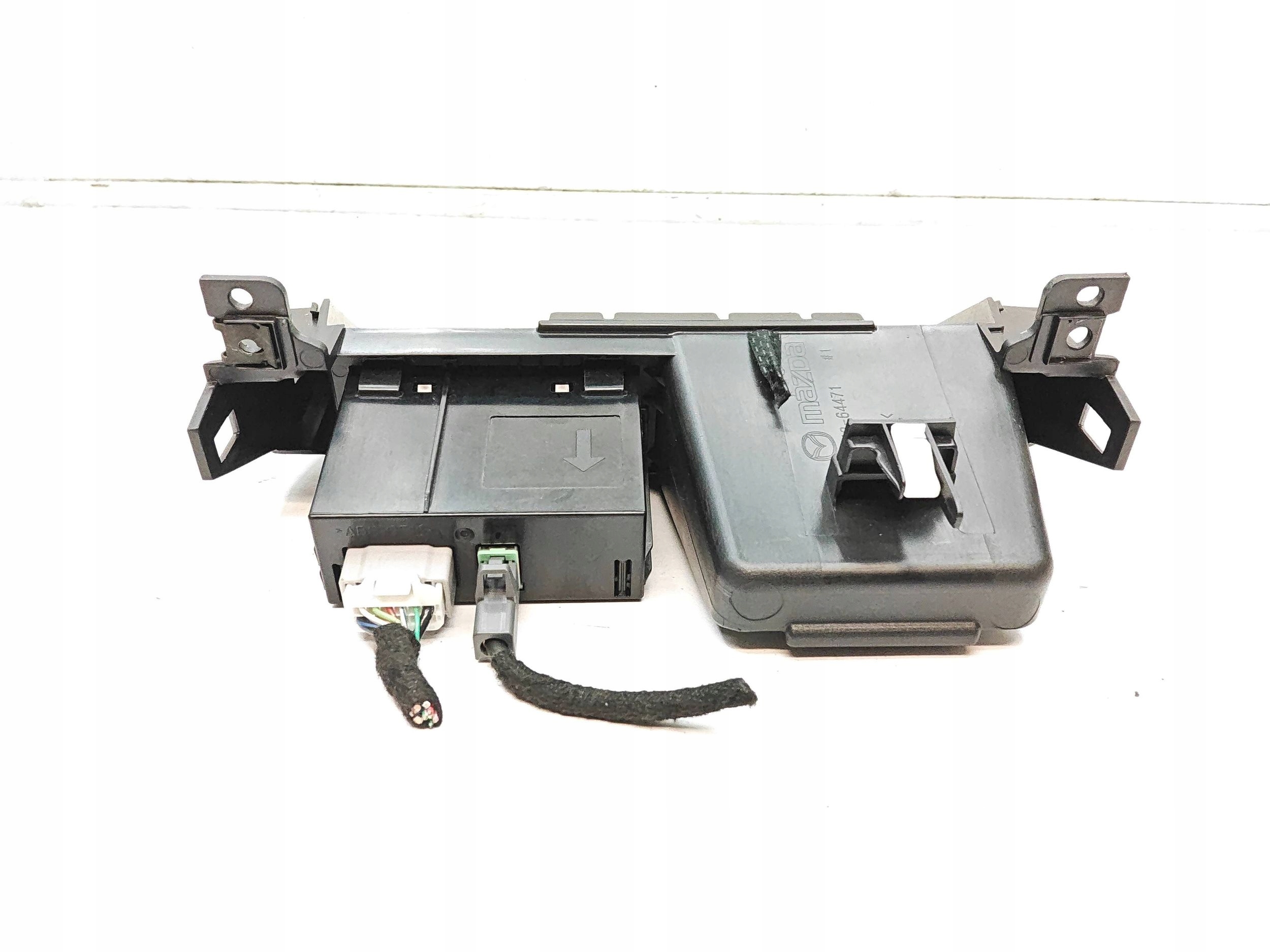 Mazda MX-5 ND USB AUX SD -liitäntä N243669U0