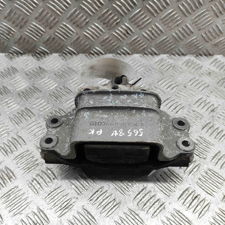 Moottorin kiinnike vasen Audi Q3 (8U) 8U0199555 32409855 2.5L 228kw 2014