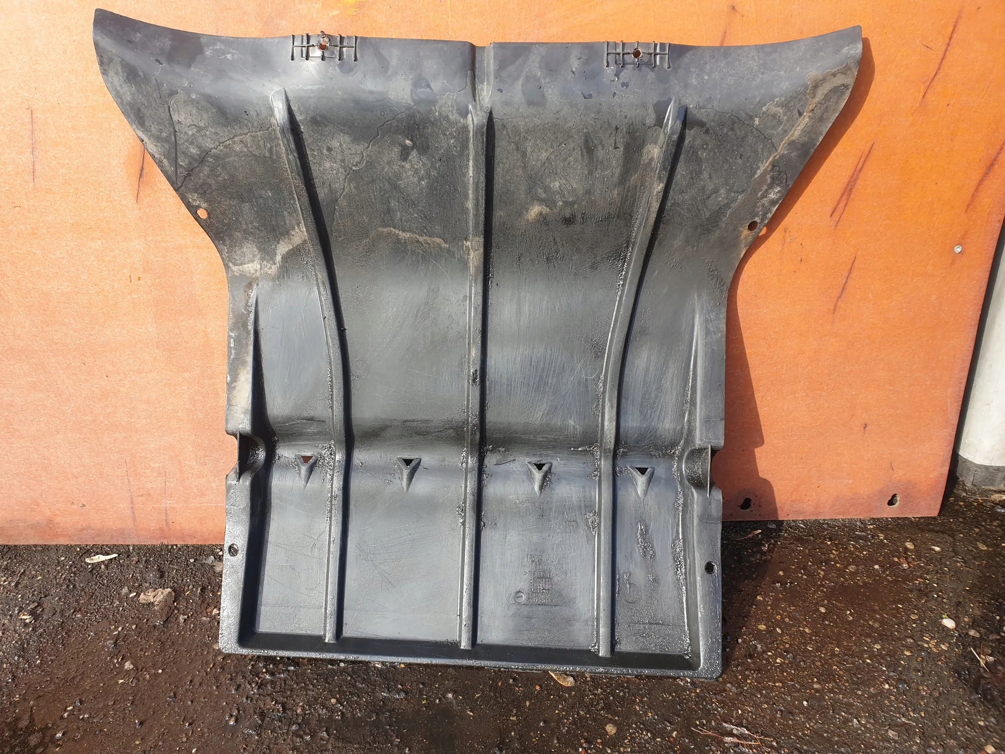 Engine Cover IVECO DAILY III Van/Estate 504080195 2.3L diesel 85kW image 2