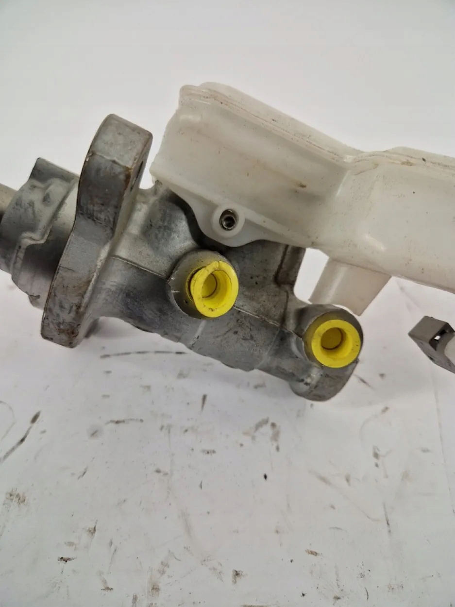 Cylindre de frein MAZDA TRIBUTE 517119037 image 6