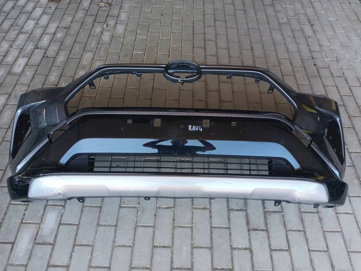 Toyota RAV4 RAV-4 V 2018 -> Front bumper Front rav 4 18 ->