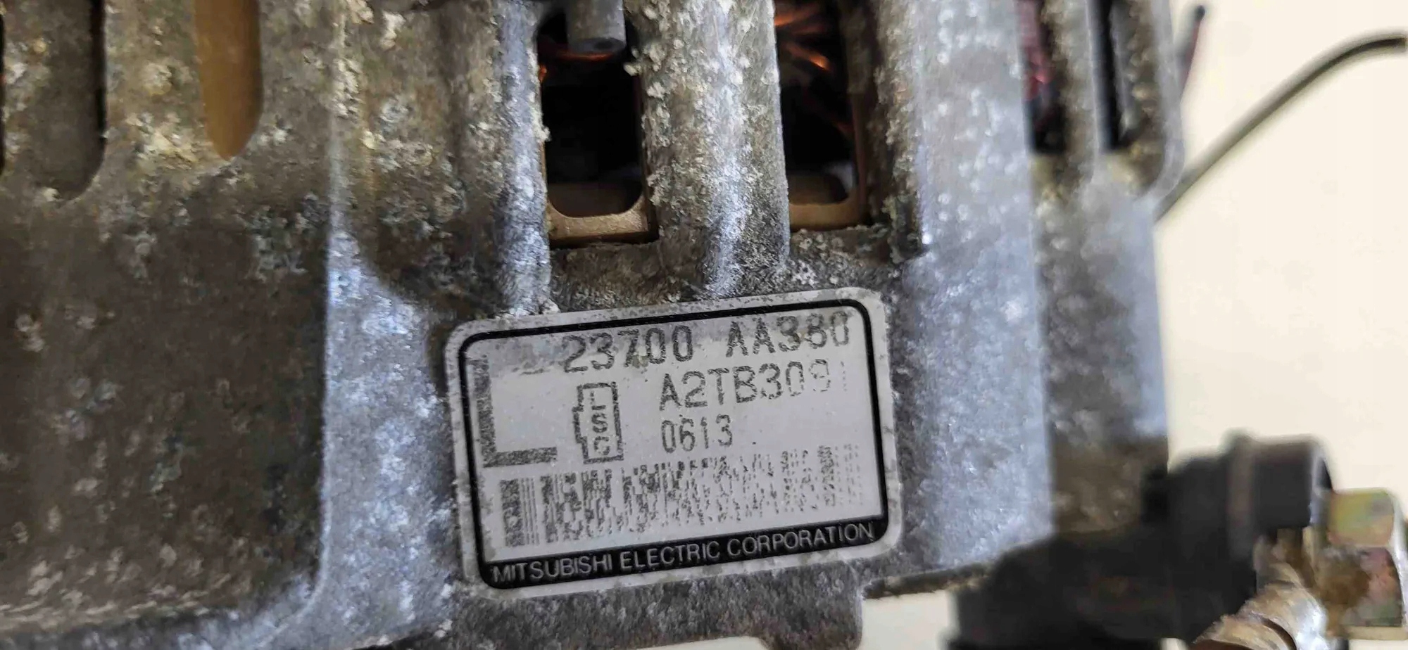 Alternateur SUBARU FORESTER (SF_) 23700AA380 2.0L essence 92kW 2000 image 4