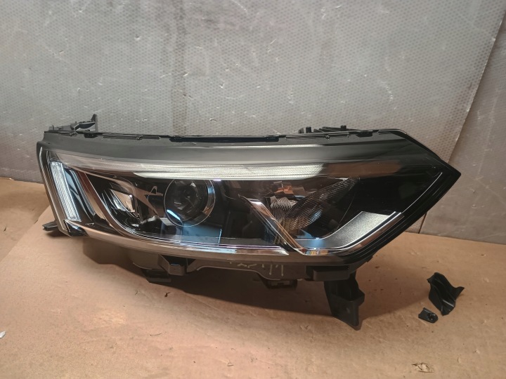 Etulyhty Oikea 260103366R Renault Koleos II Alkuperäinen