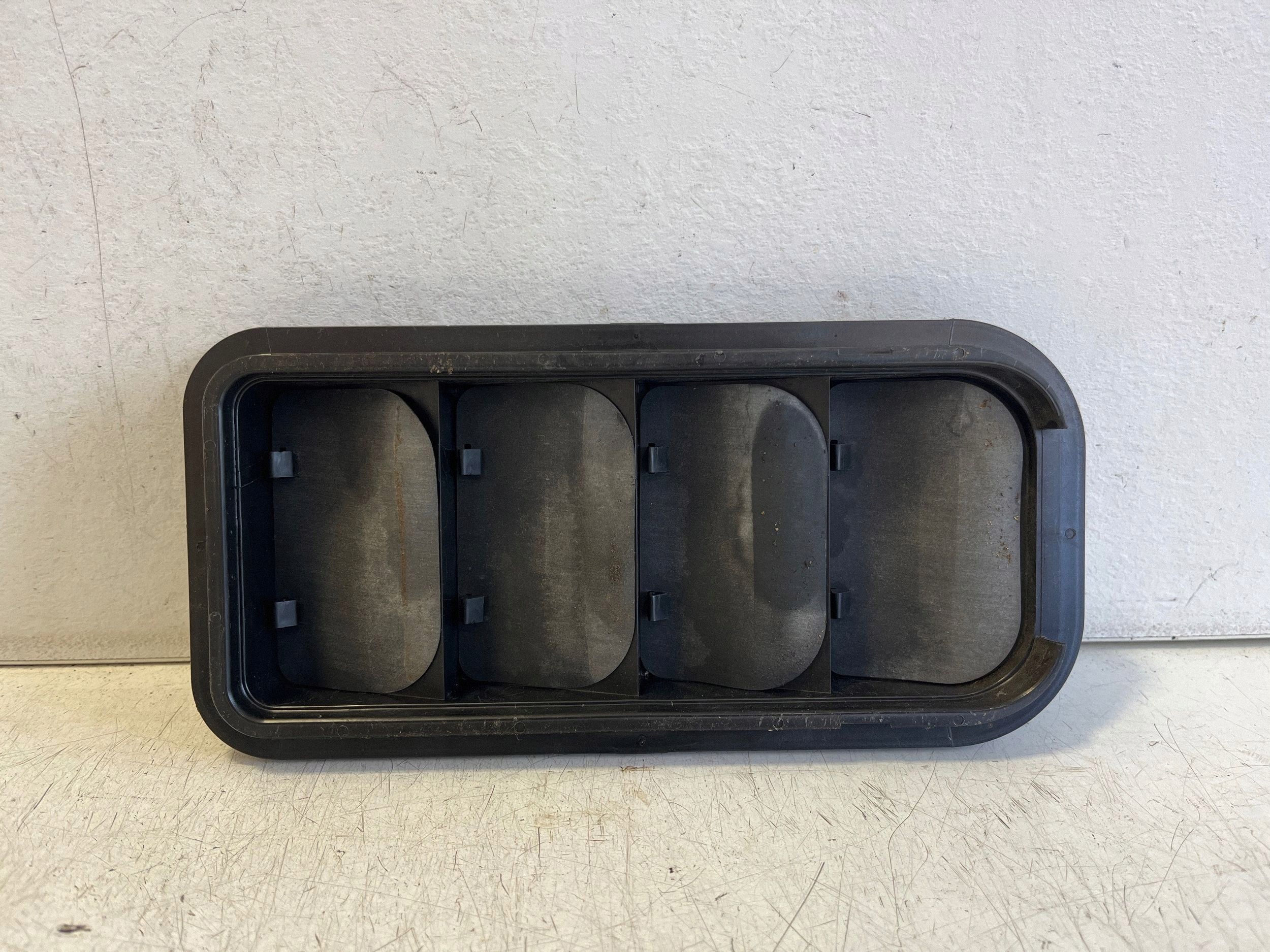 CUPRA FORMENTOR 1.5 TSI Ventilationsgaller 7N0819465F image 2
