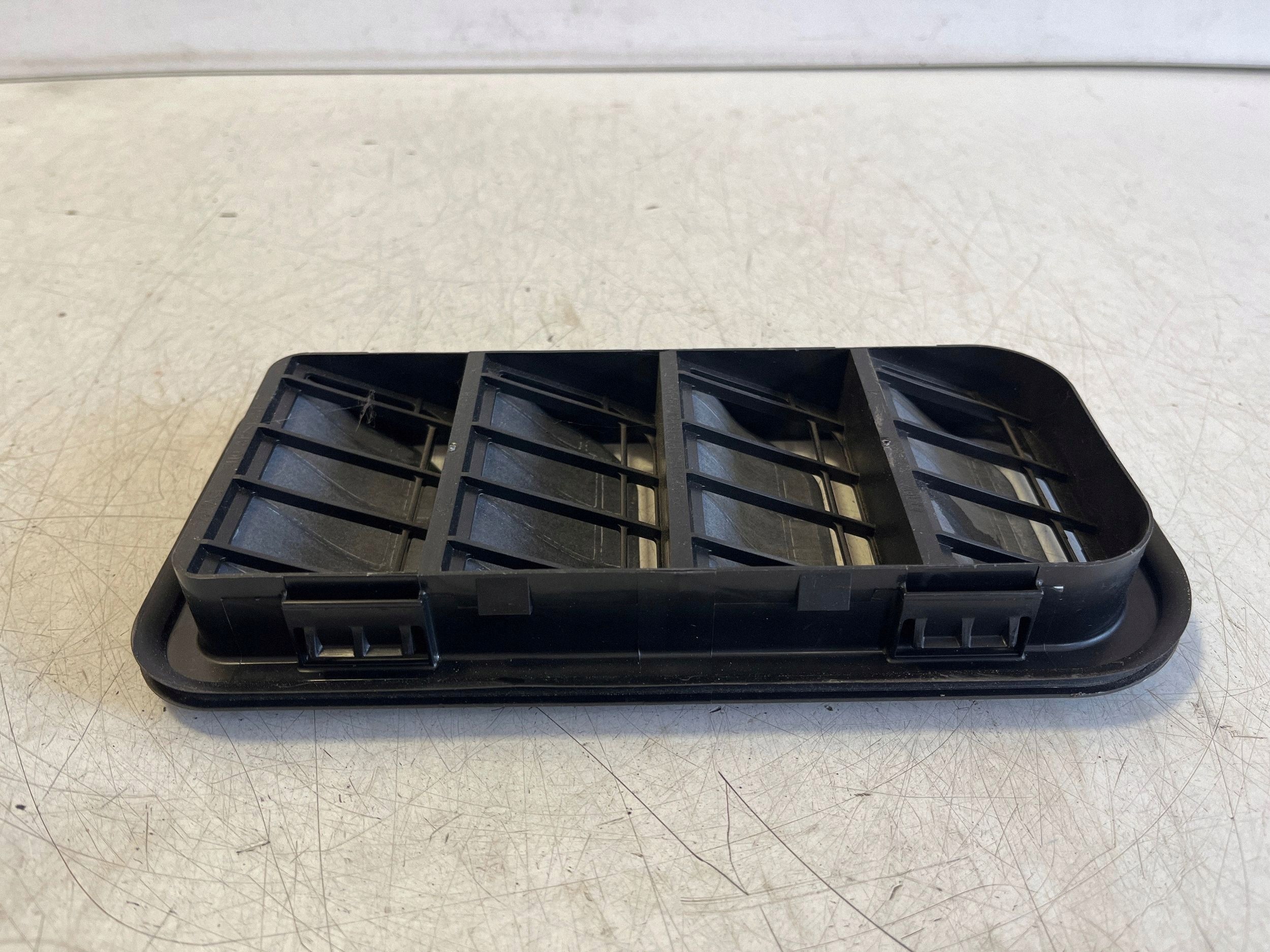 CUPRA FORMENTOR 1.5 TSI Ventilationsgaller 7N0819465F image 3