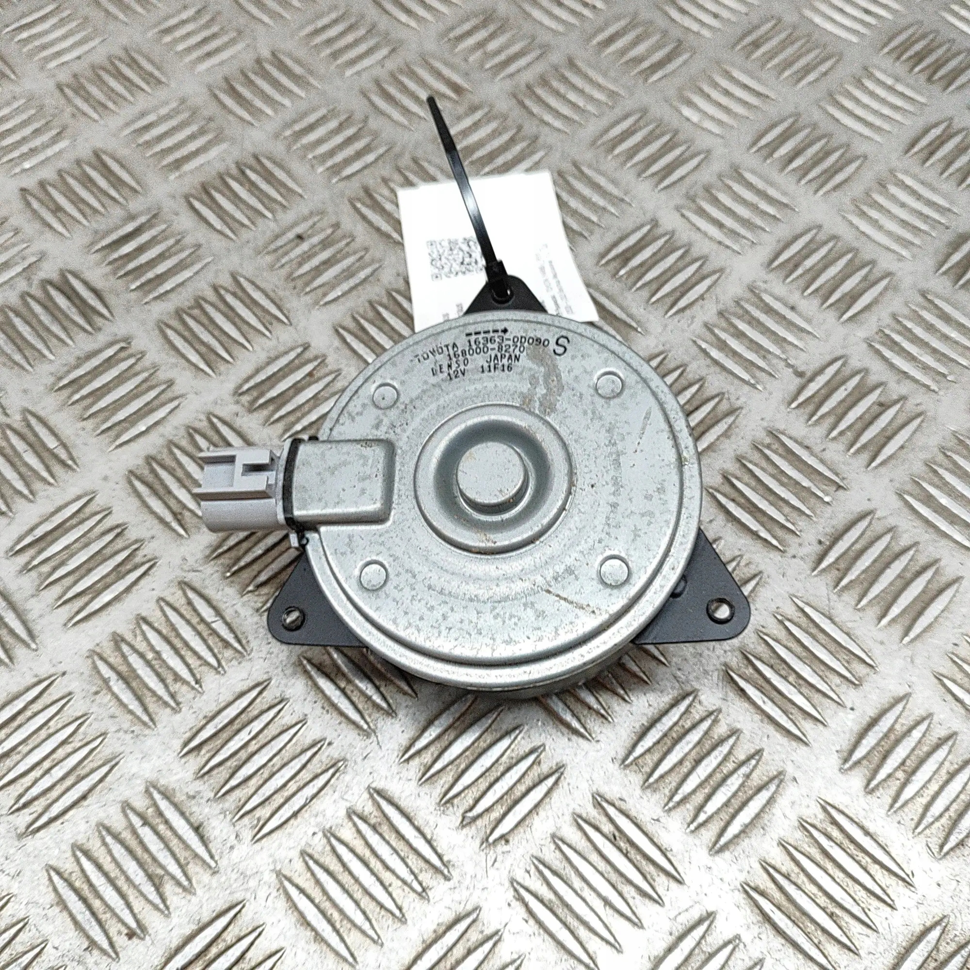 Gebläsemotor Diffusor Toyota Yaris P21 1.0L OEM 1680008270 image 2