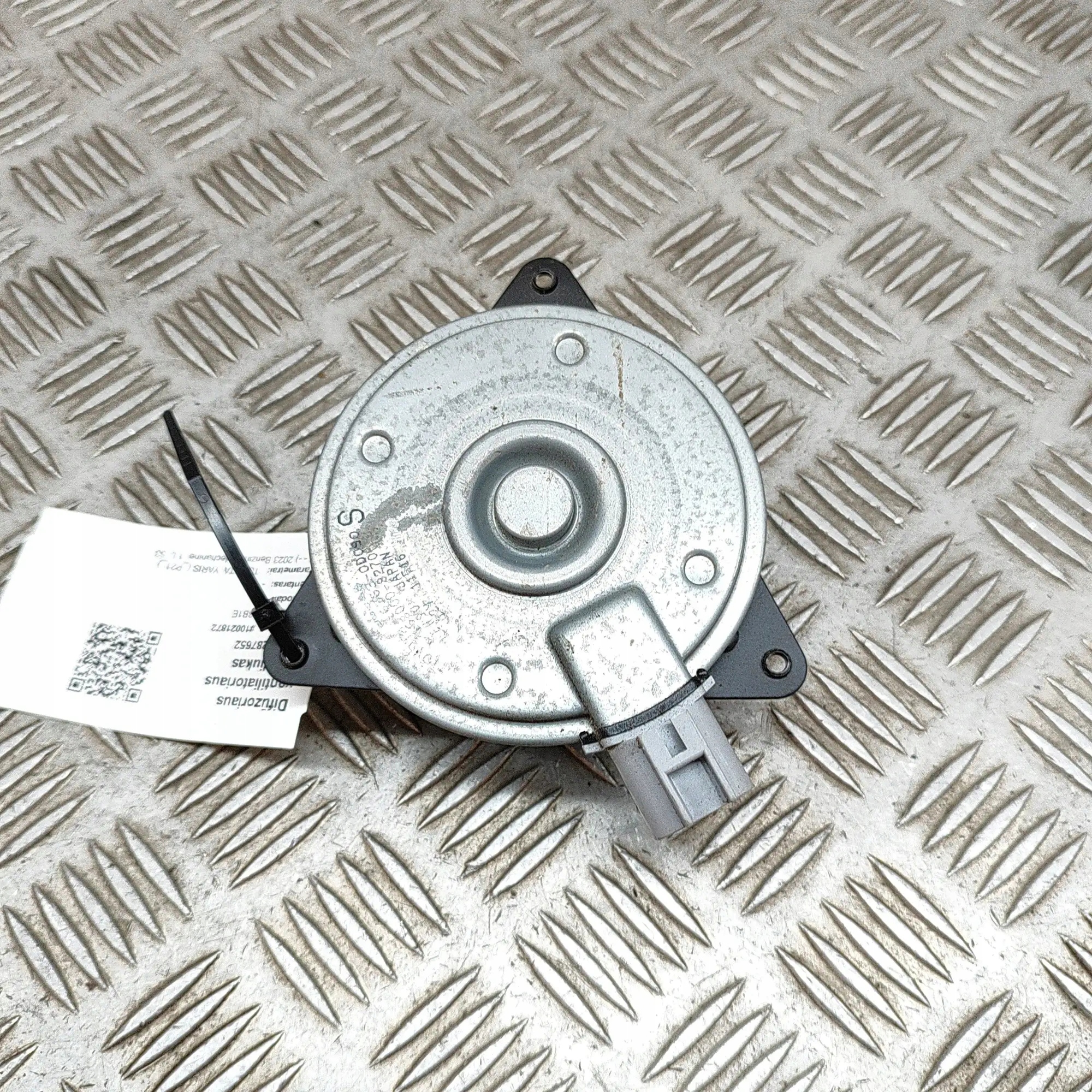 Gebläsemotor Diffusor Toyota Yaris P21 1.0L OEM 1680008270 image 3