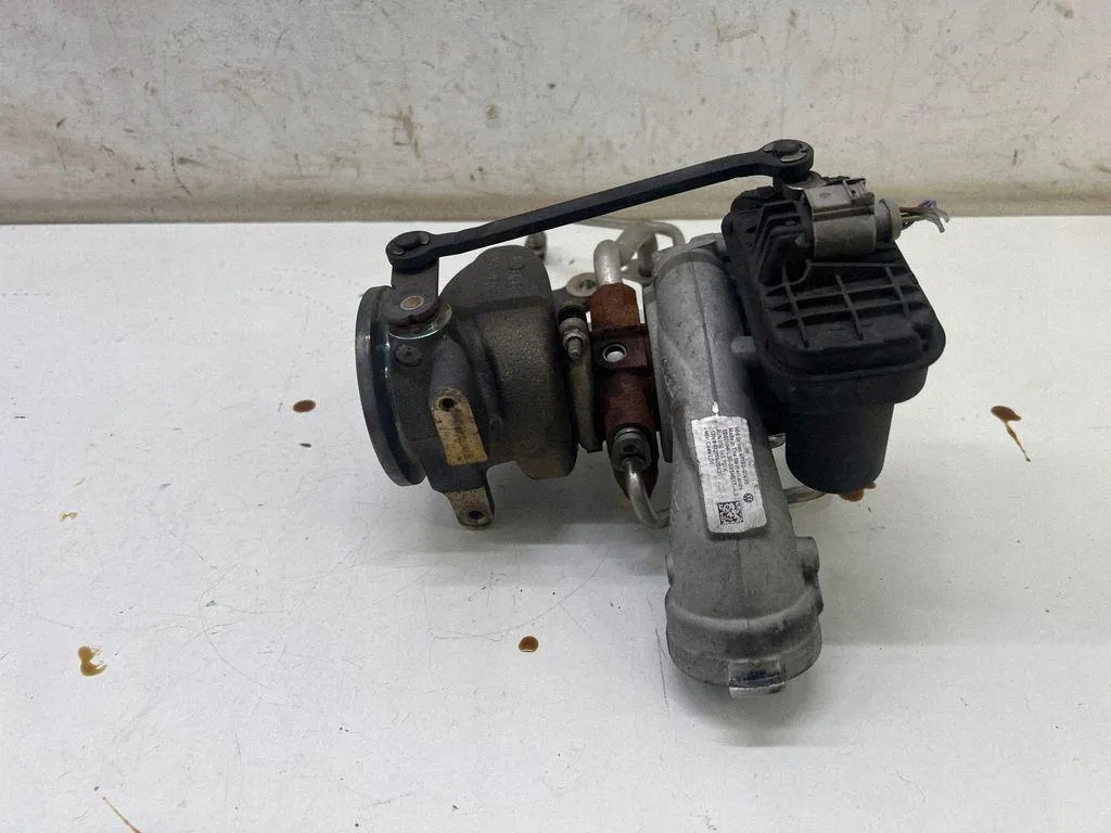Turbo VW Touran (5T1) 05E145701K Bensiini 110kW 2019 image 4