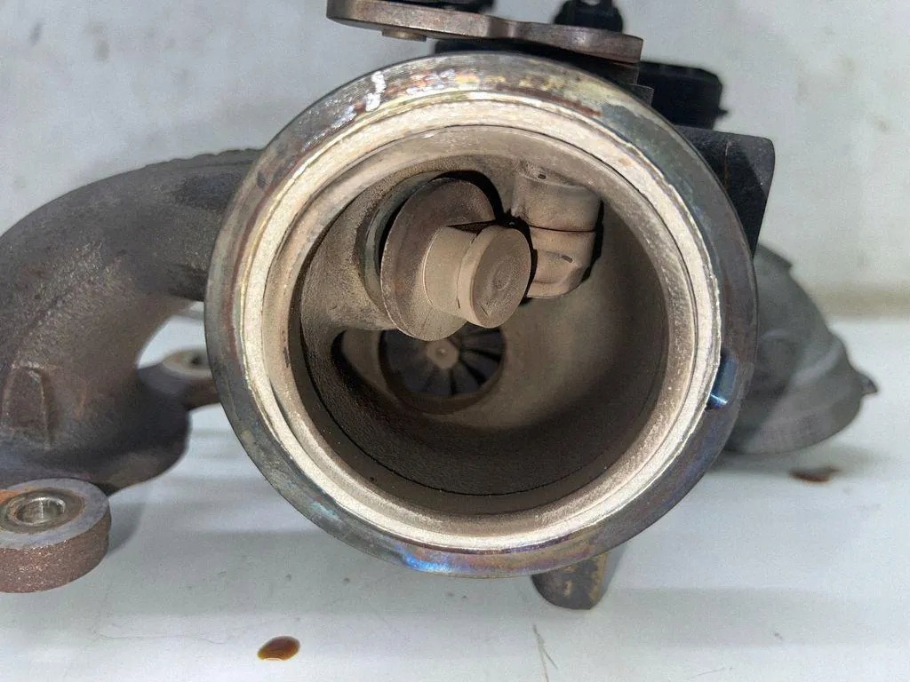 Turbo VW Touran (5T1) 05E145701K Bensiini 110kW 2019 image 5