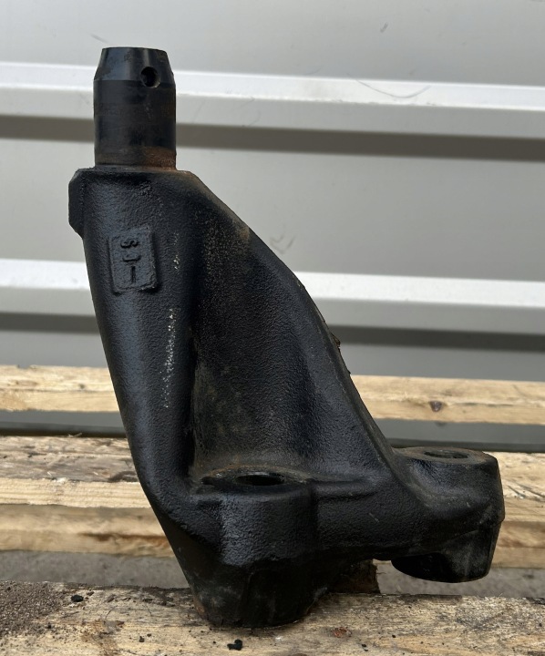 Ohjaamon nostimen kiinnike Mercedes Actros MP5 MP4 A9613171409