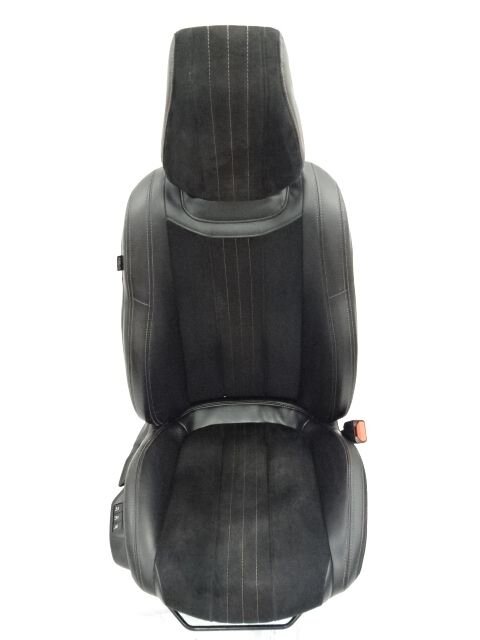 PEUGEOT 308 T9 HB GT LINE Front Right Seat Heated