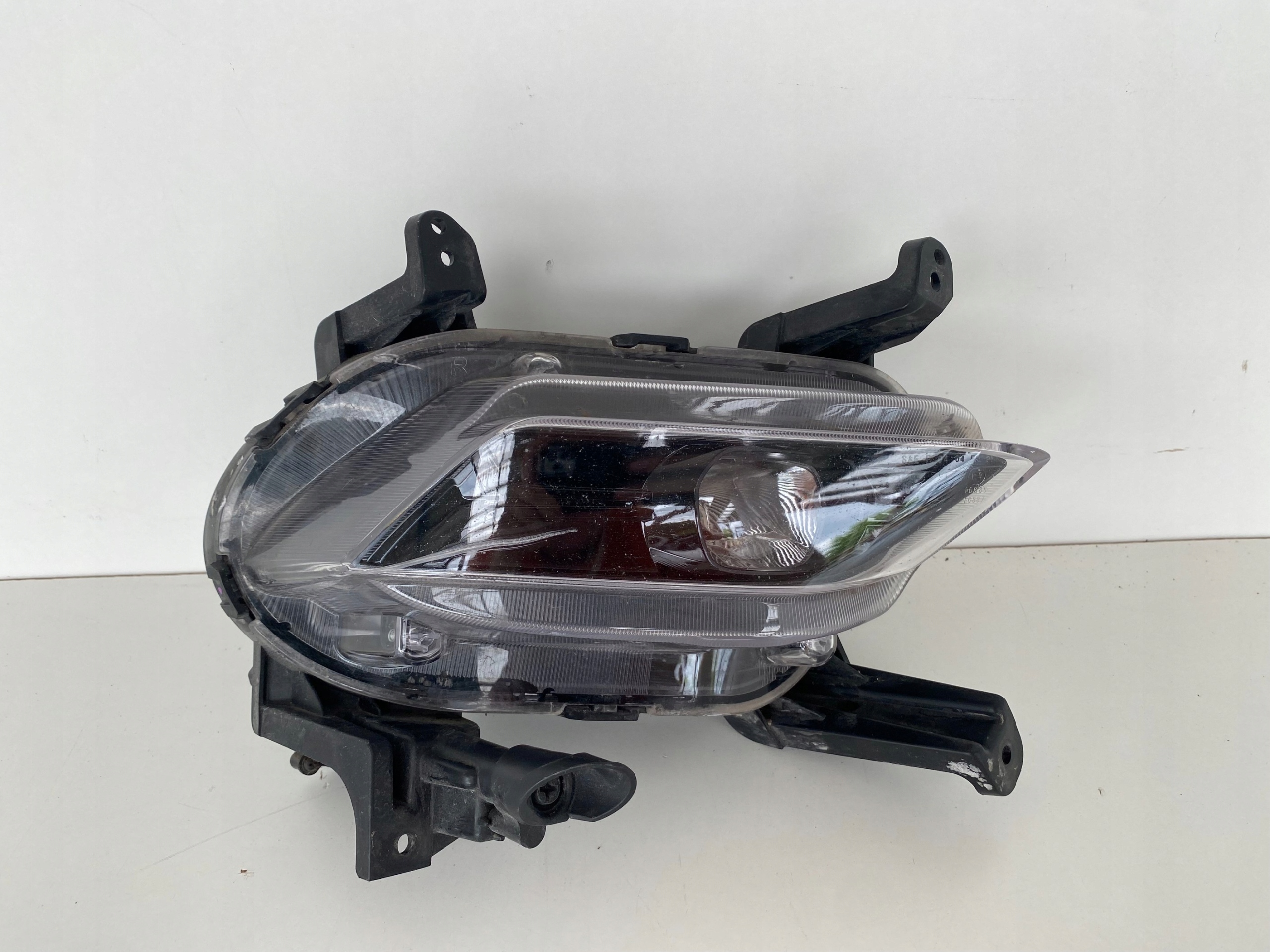HYUNDAI SANTA FE IV HALOGEN FRONT LAW