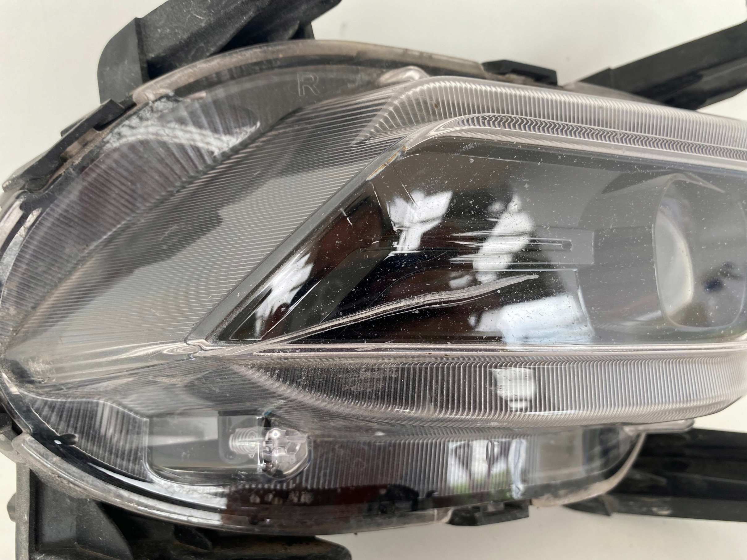 HYUNDAI SANTA FE IV HALOGEN FRONT LAW