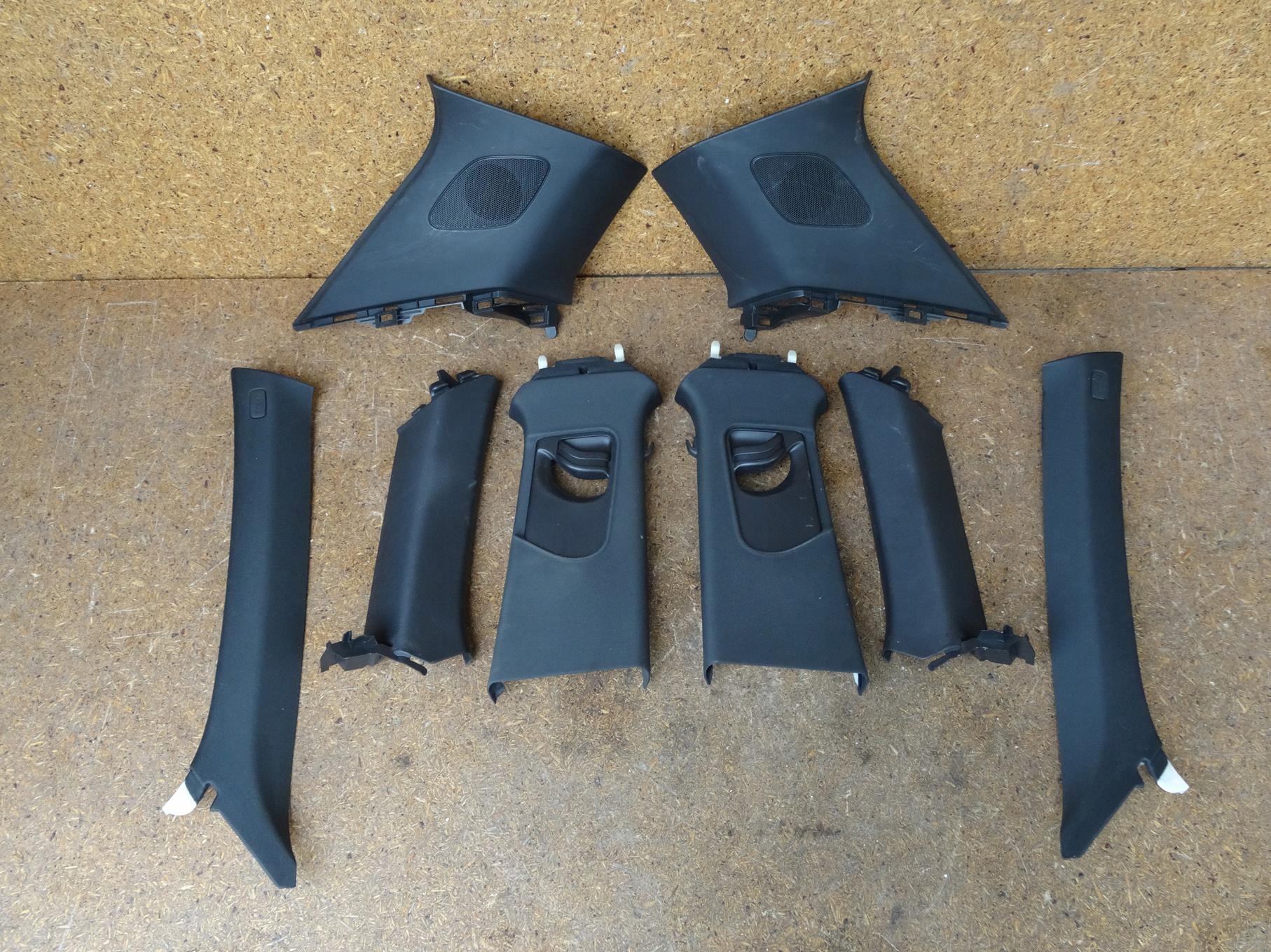 AUDI Q3 8U 11-18 S-LINE REVESTIMENTO DOS PILARES PRETO CONJUNTO Nr.5 image 2