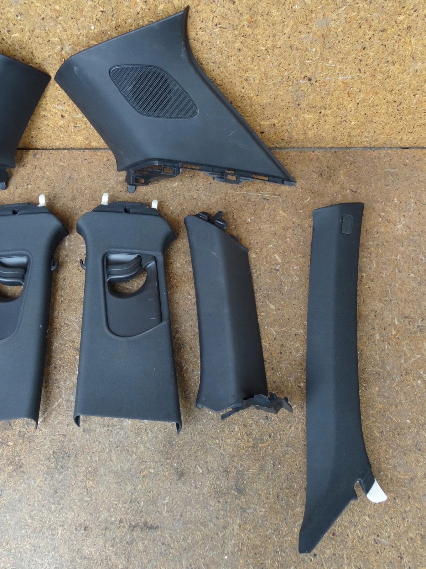 AUDI Q3 8U 11-18 S-LINE REVESTIMENTO DOS PILARES PRETO CONJUNTO Nr.5 image 3