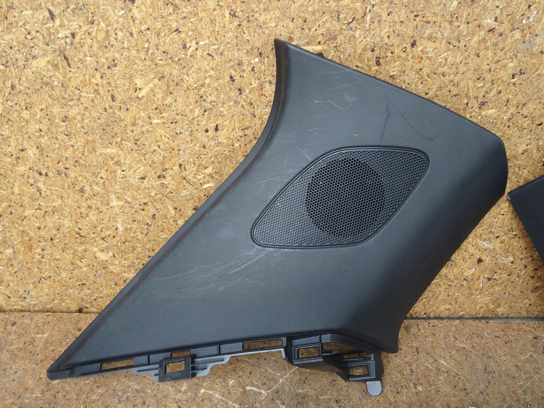 AUDI Q3 8U 11-18 S-LINE REVESTIMENTO DOS PILARES PRETO CONJUNTO Nr.5 image 4