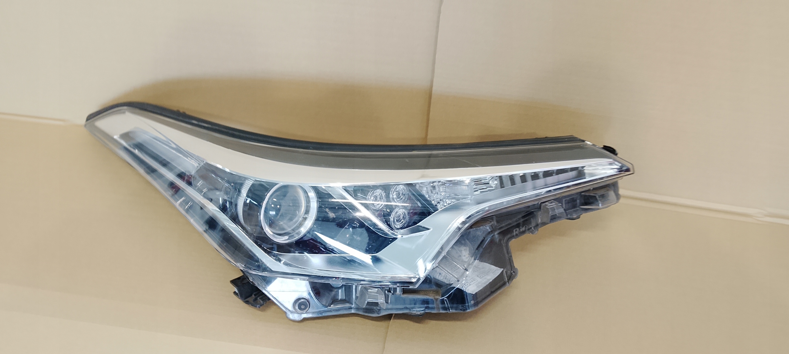 Farol Dianteiro Direito Toyota C-HR 16-19 81110-F4031 Original image 6