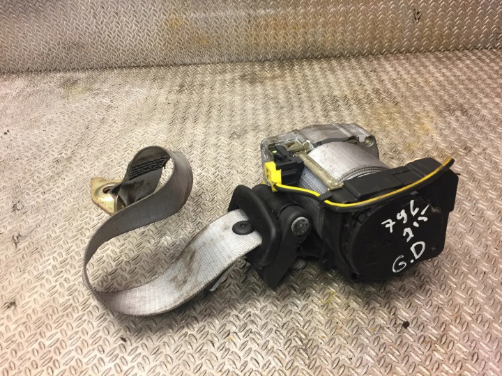 MERCEDES W215 215 turvavyö oikea taka 2158600485