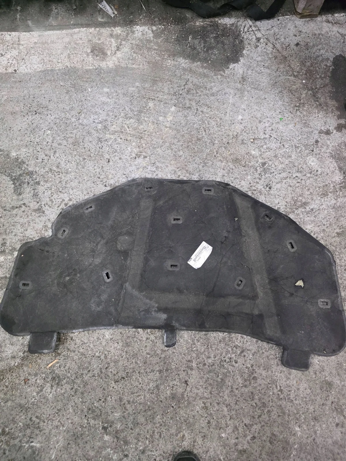 Ford Mondeo MK5 Isolation Capot + Clips