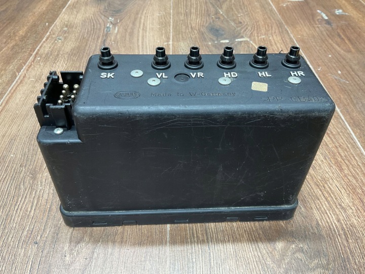 Keskuslukituksen pumppu Mercedes-Benz OE 1408000948