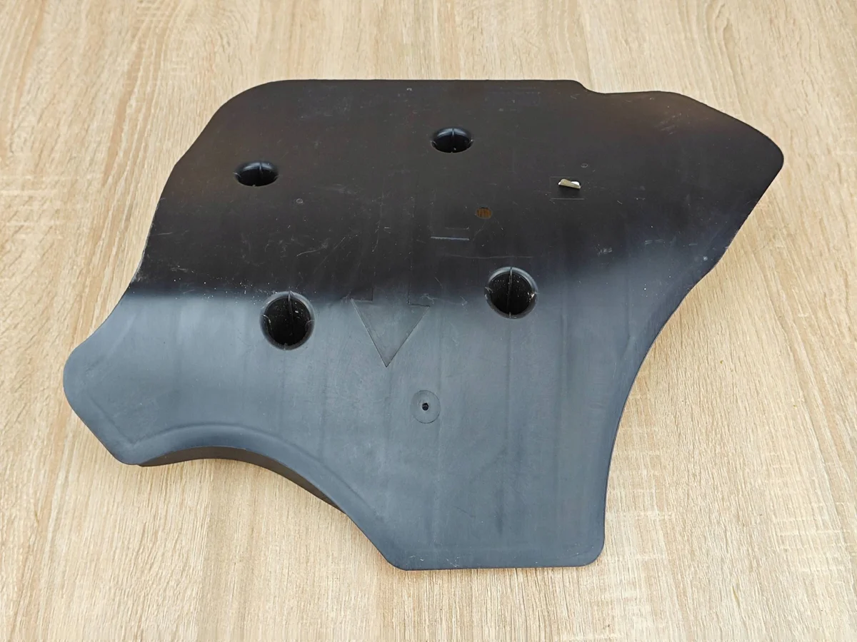 Tukivarren suojus vasen taka BMW G20 G22 G26