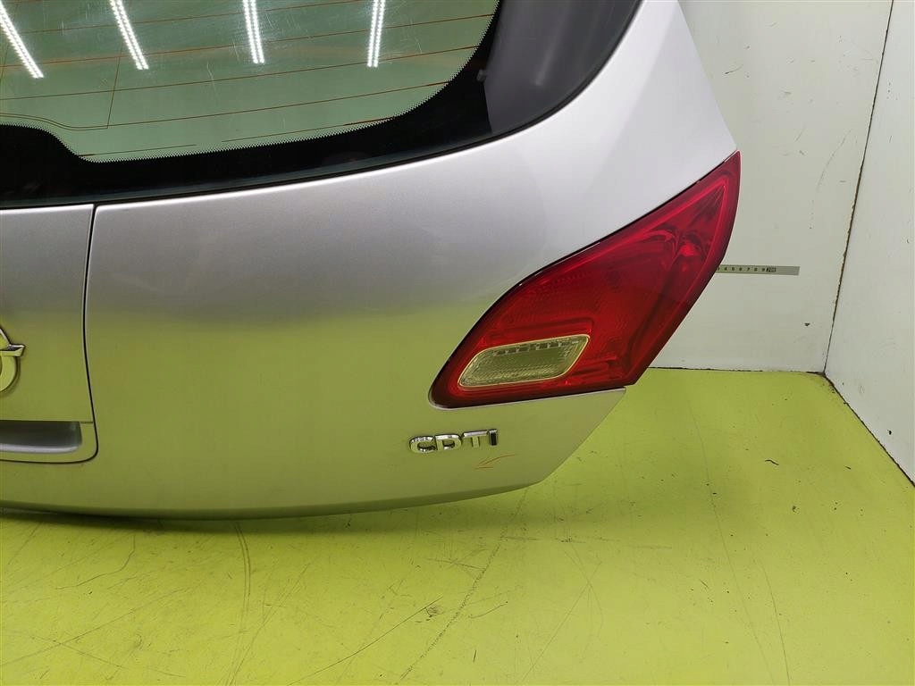 Hayon arrière OPEL ASTRA IV J 2009-2015 image 9