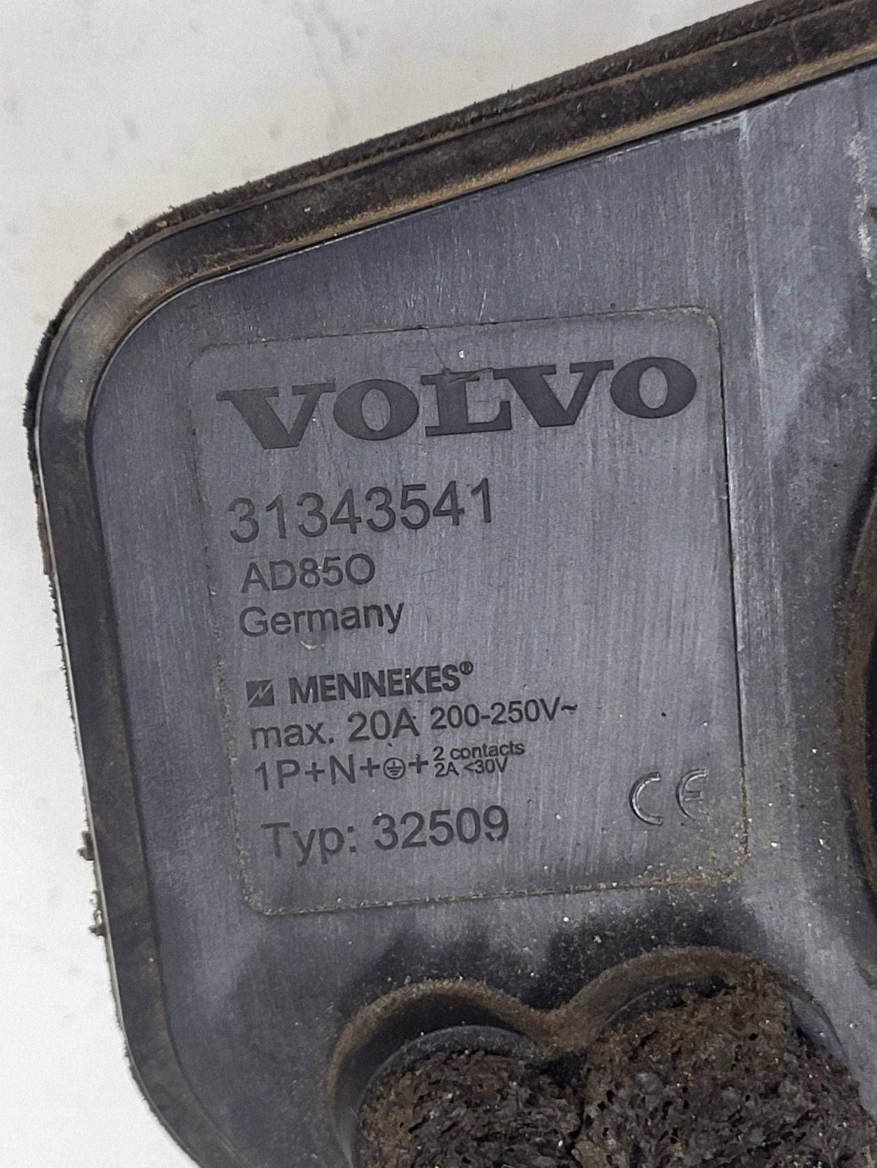 Volvo V60 2014 Sähköauton latausliitäntä image 10