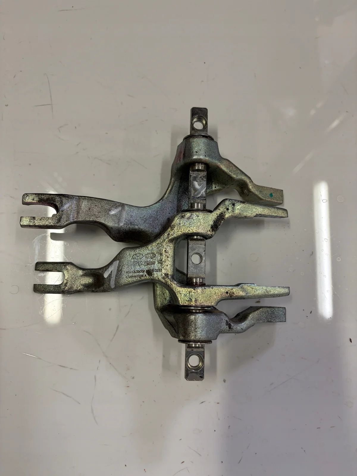 Hyundai 41413-2D000 Levier d'embrayage