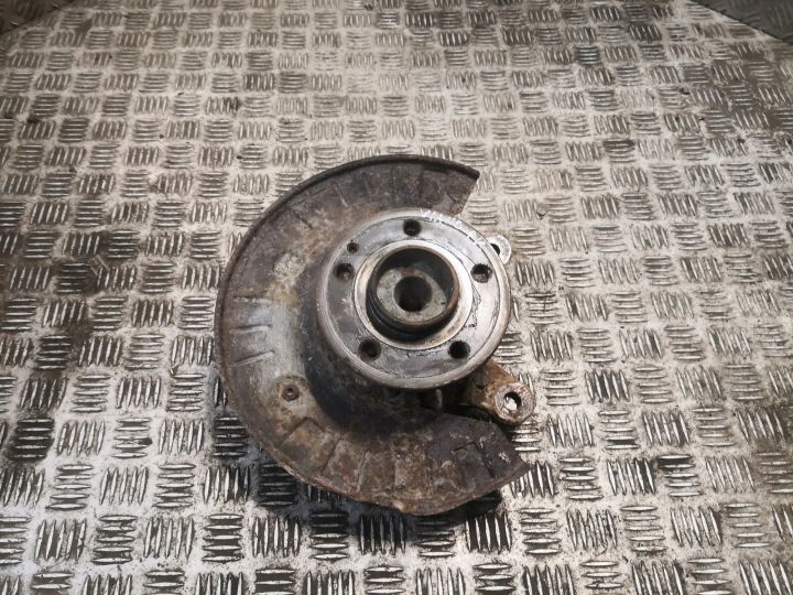 MERCEDES-Benz Boîtier de roulement roue avant gauche A6393300632