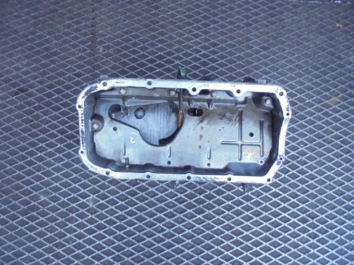 Alfa Romeo 147 1.9 JTD alkuperäinen öljypohja 46805184