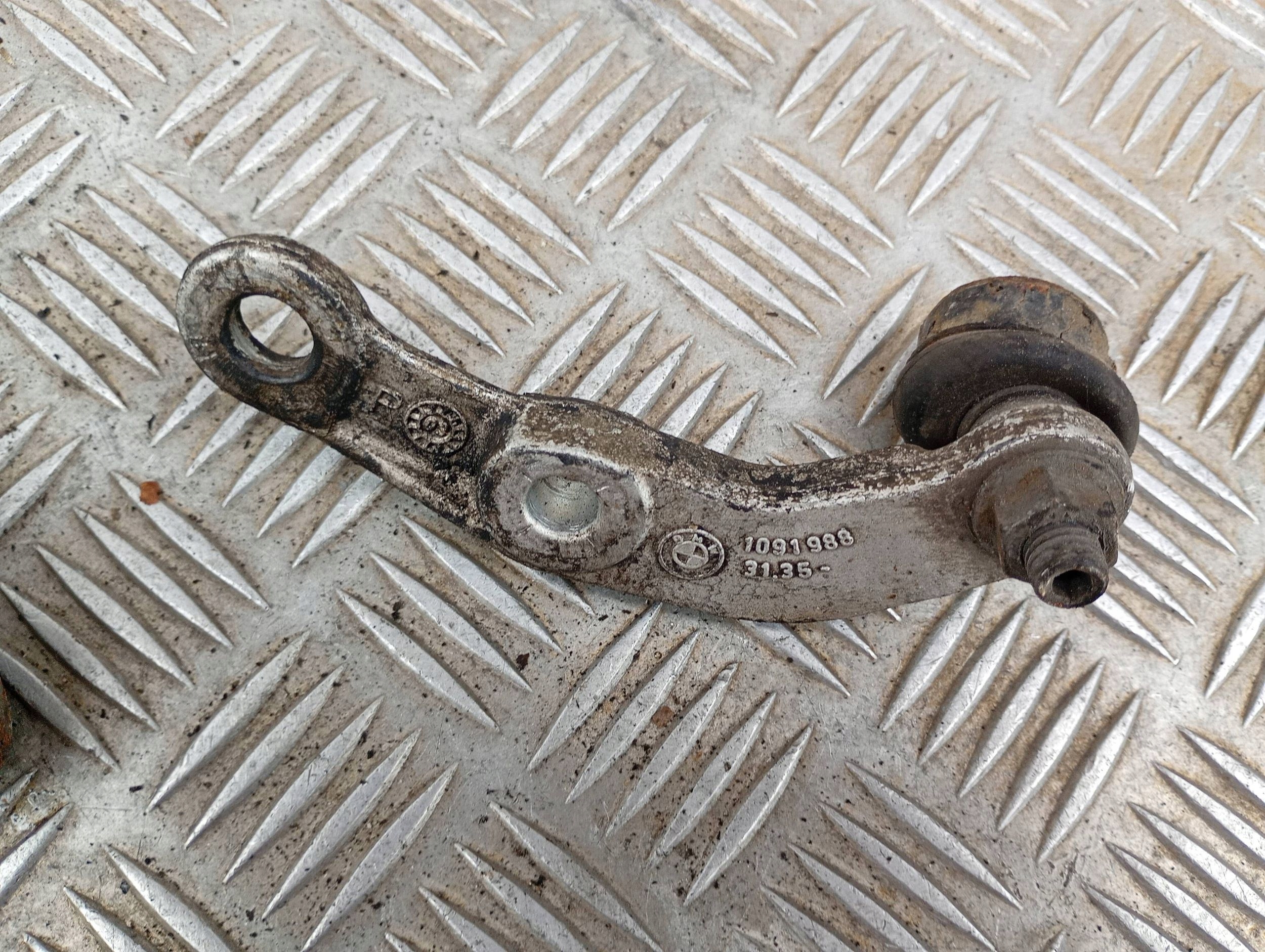 Support de biellette stabilisateur droit BMW E39 image 2