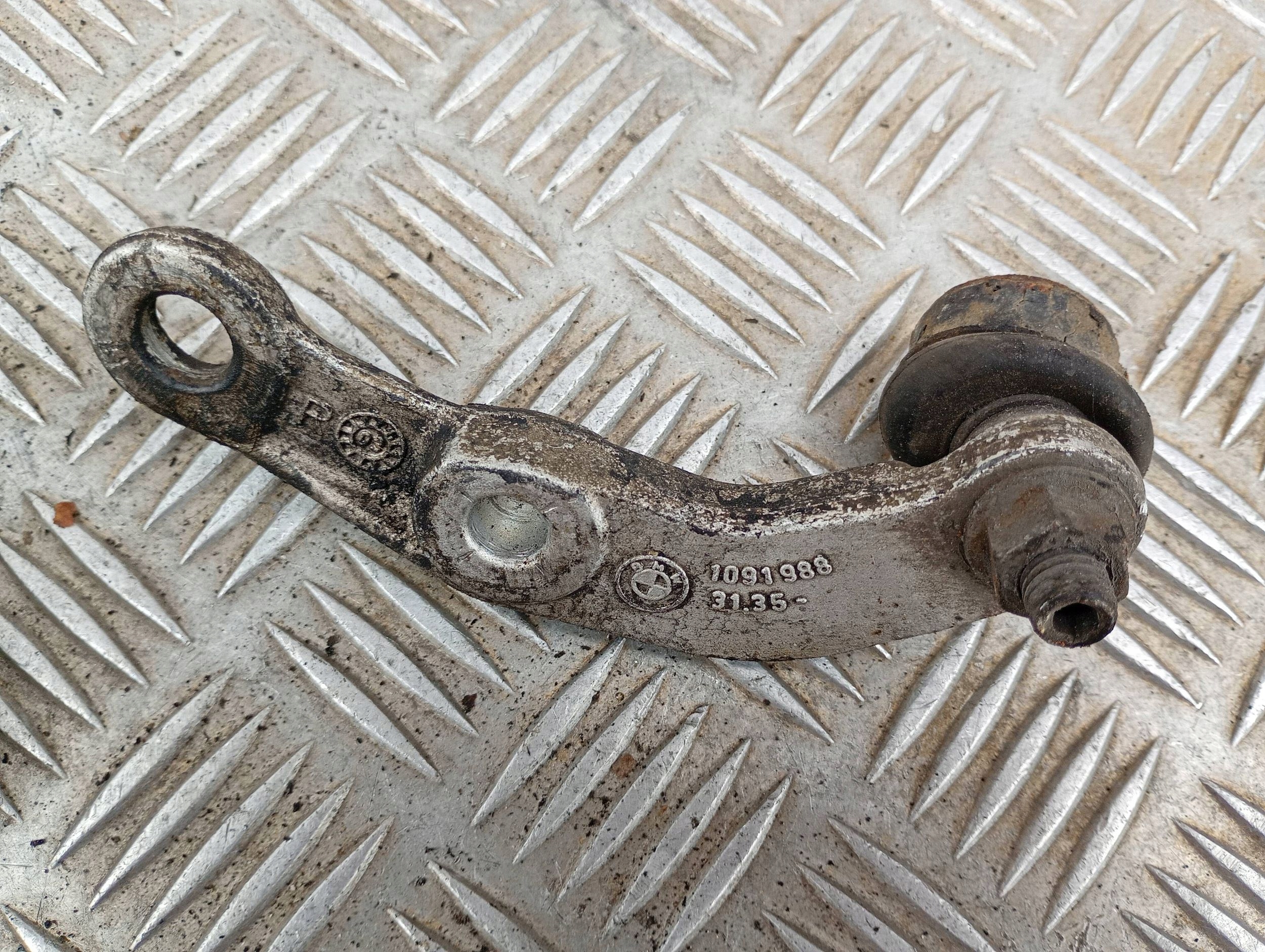 Support de biellette stabilisateur droit BMW E39 image 3