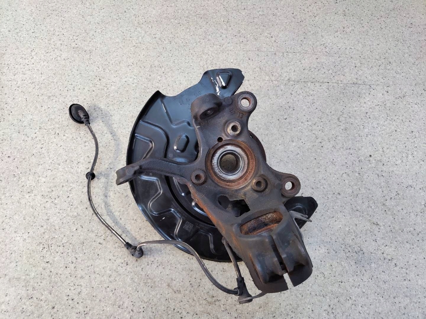 Snodo piastra destra anteriore Skoda Octavia IV 1.5 TSI