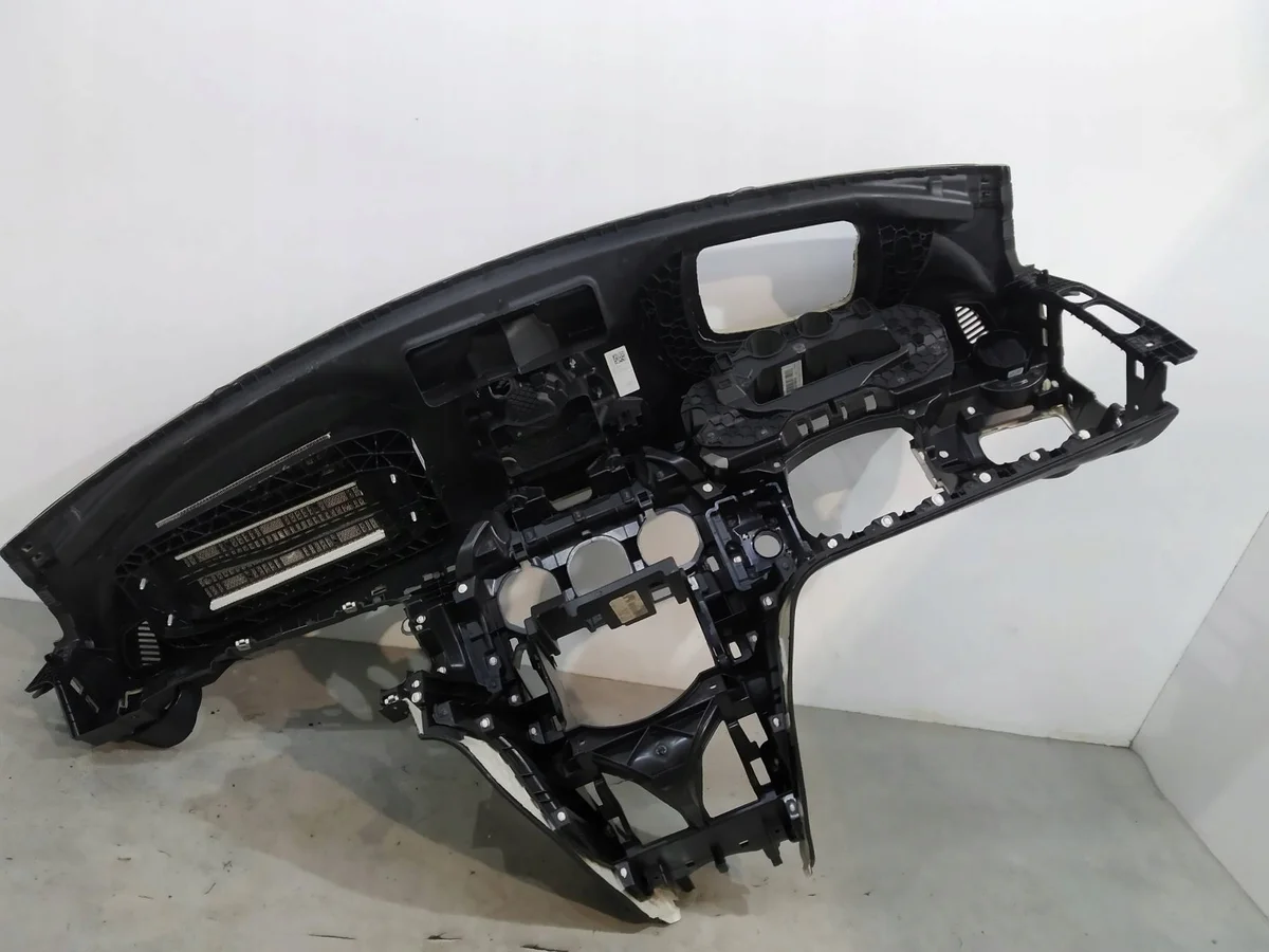 Instrumentbräda Mercedes C-klass W205 (2014-) image 3