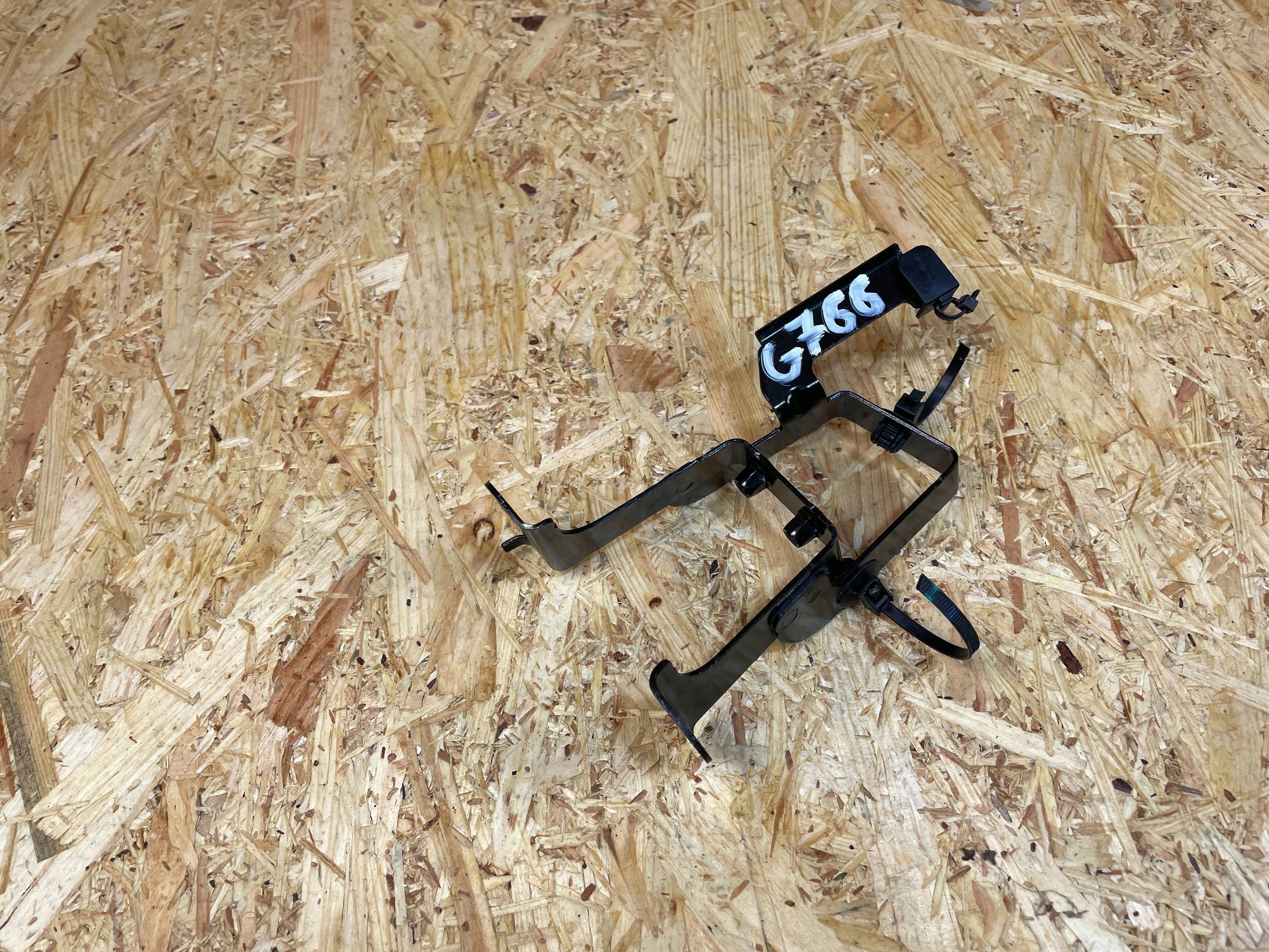 Halter Elektroventil Volvo XC40 C40 32208567 image 2